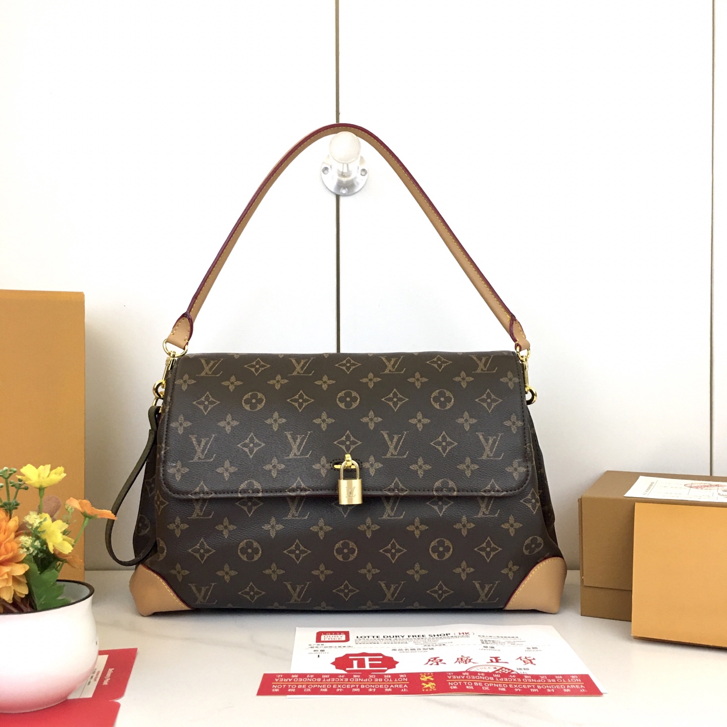 LV bag 383
